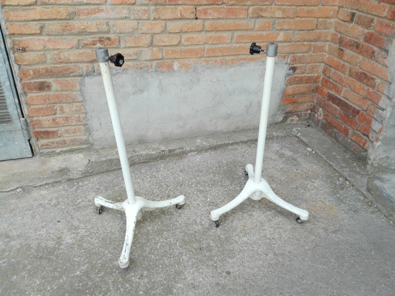 aparato carrio _pie peluqueria metal alt reg 135-172x27-39-45x22-45 2u